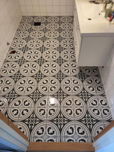 Oppussing av baderomsgulv